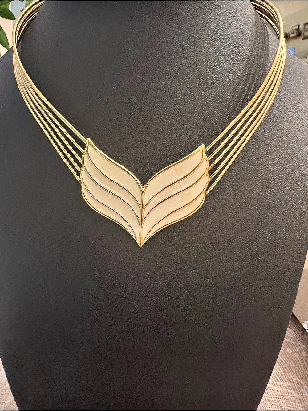 TRIFARI Wing Statement Necklace Gold & White